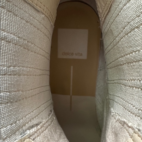 Dolce Vita Textured Cream Ankle Platform Boots - Picture 4 of 4